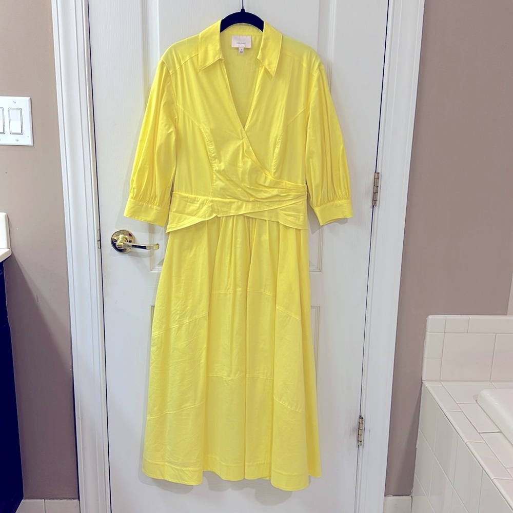 CINQ a Sept. size 4. Yellow color. Used once.